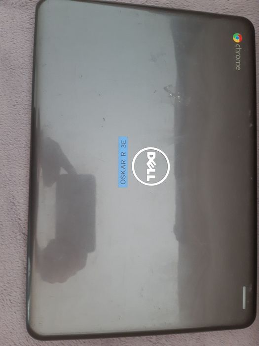 Laptop DELL pentru piese.