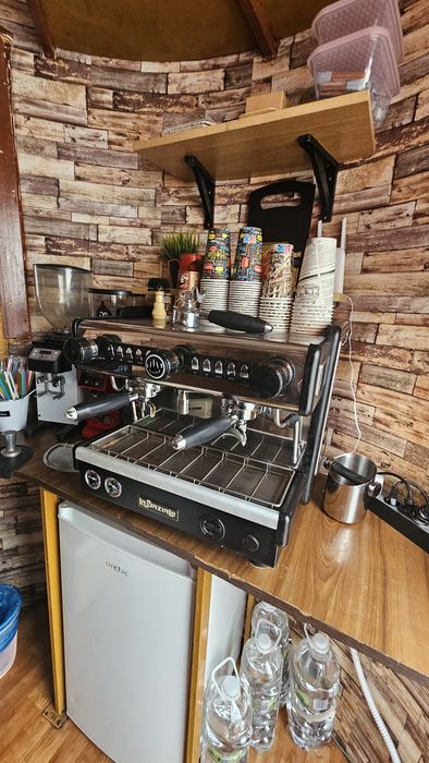 Vand chioșc cafea "To go" complet echipat