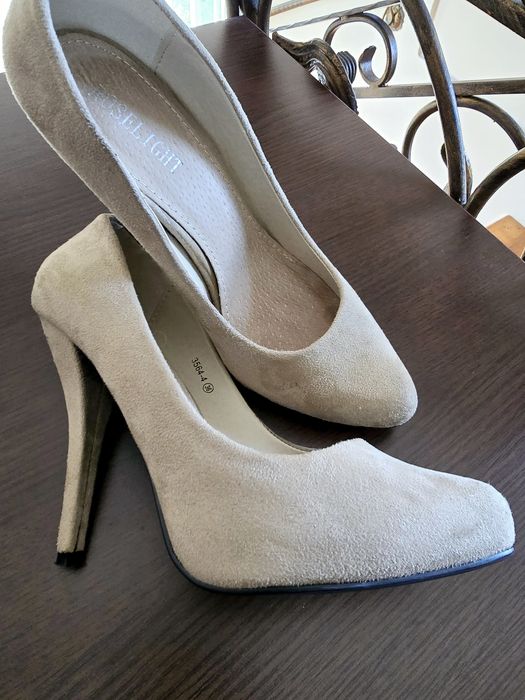 Pantofi bej cu toc