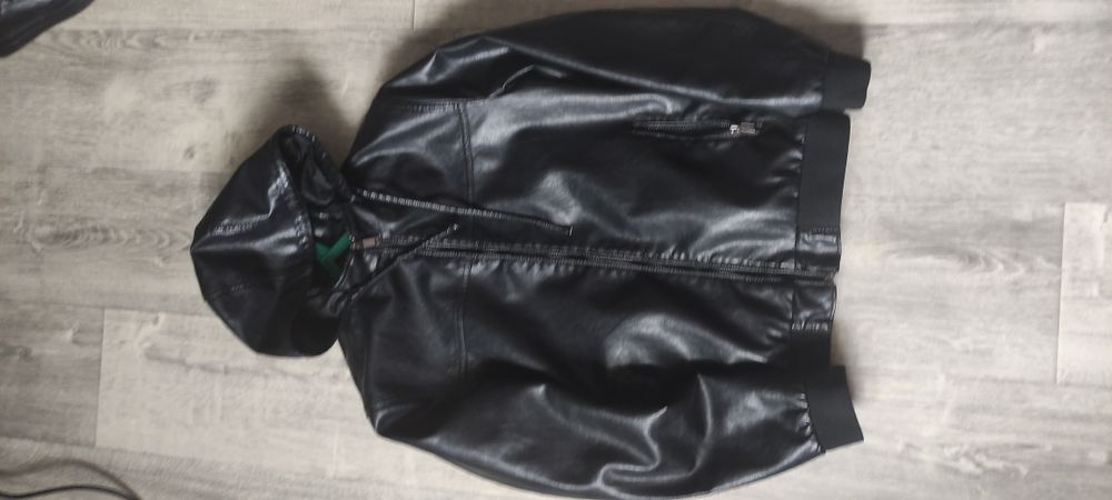 Куртка Кожанка две разные