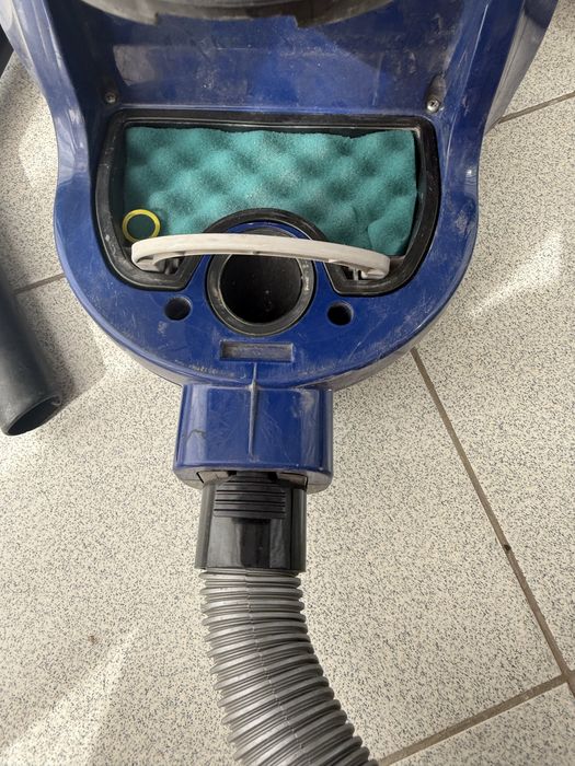 Продам б/у рабочий пылесос