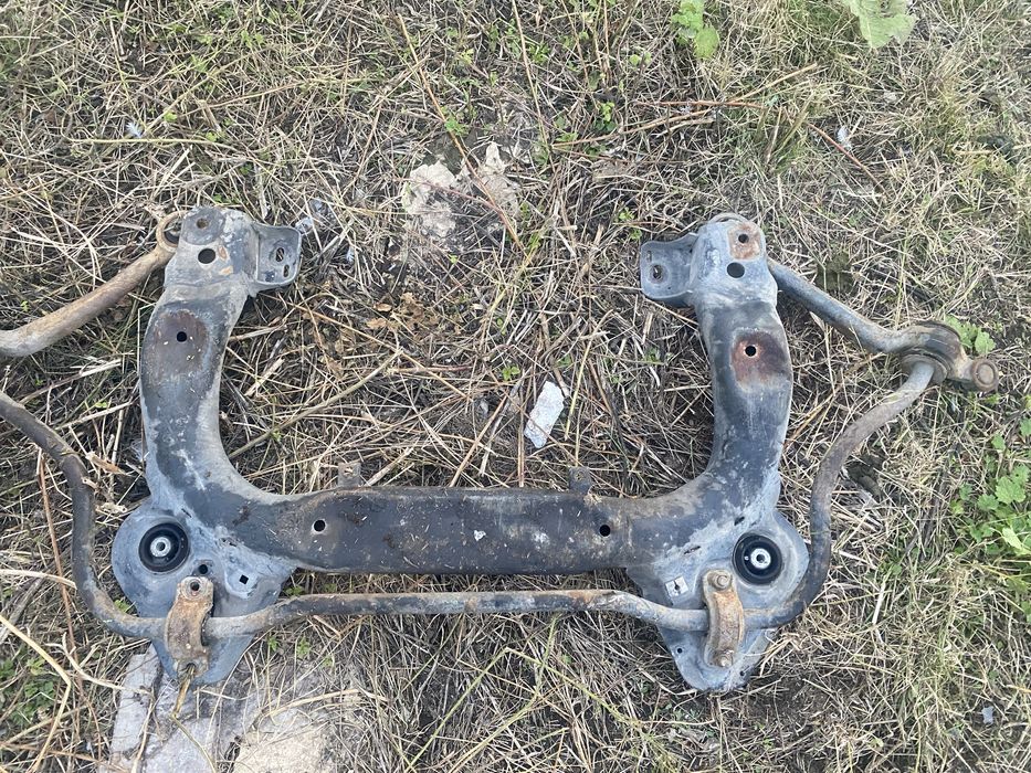 Балка передняя ауди 100 c4