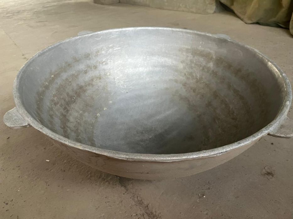 Продается чугунный казан