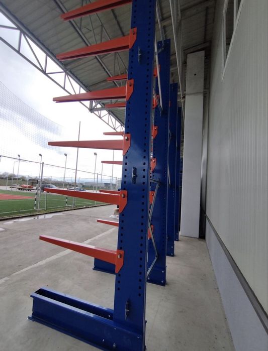 Rafturi metalice cantileveri
