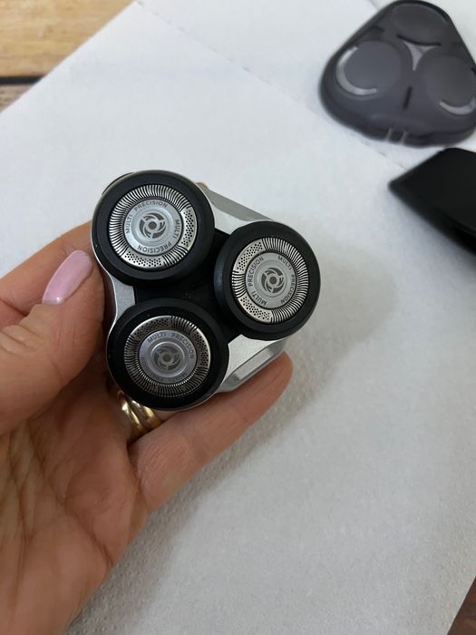 Aparat de ras philips