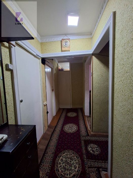 Продается 3 х комнатная квартира 2 этаж Середина