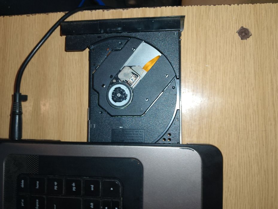 Продавам лаптоп hp653