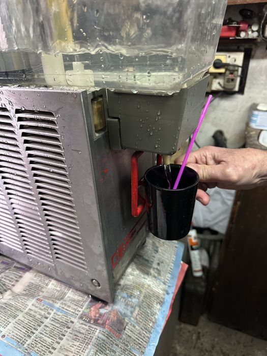 Диспенсър за сокове