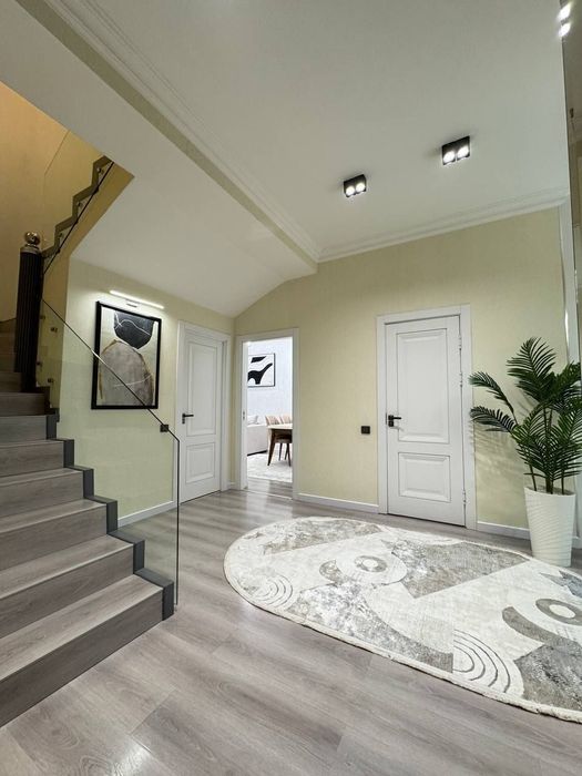 Яккасарайский район 4х комнатная Евроремонт прачечная гардероб 140м²