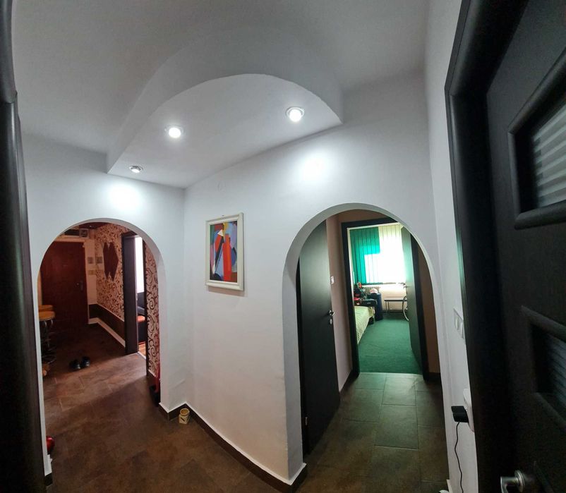 Schimb apartament 4 camere brasov cu casa