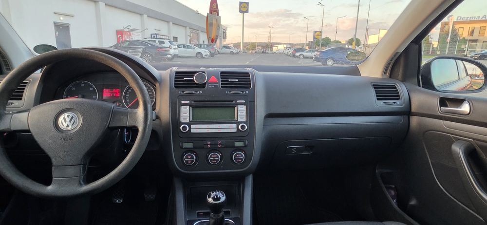 Vând Volkswagen Golf 5 An fabricatie  2007 ,1,9 TDI, 105 CP ,6+1 viteze– Stare excelentă