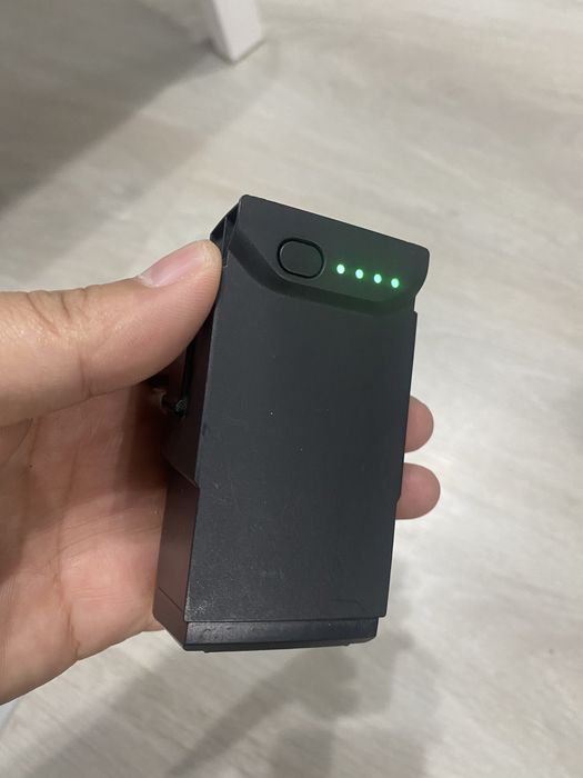 Продам дрон DJI MAVIC AIR