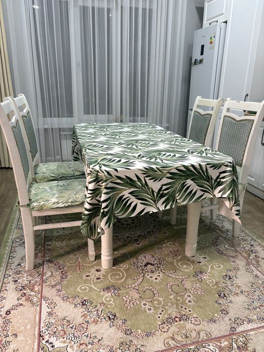 Продам комплект стола со стульями