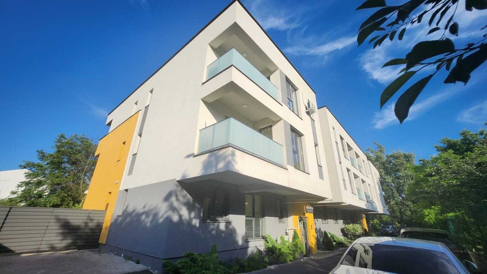 Vand apartament 2 camere + parcare