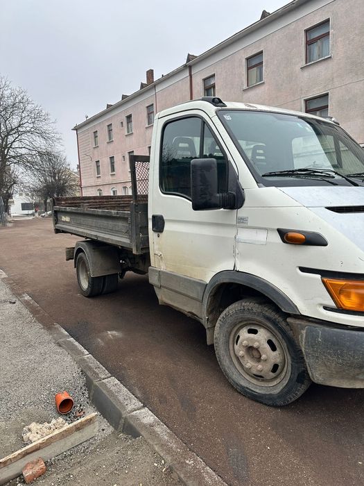 Vând iveco basculabil