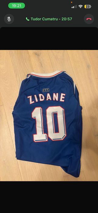 Tricou zidan  calitate bună