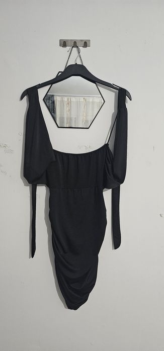 Vând rochițe foarte ieftin