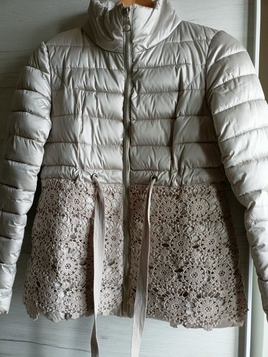 Преходно яке с рязана дантела