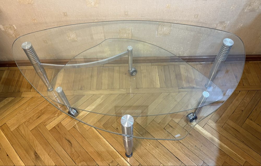 Biblioteca si masuta de cafea de sticla