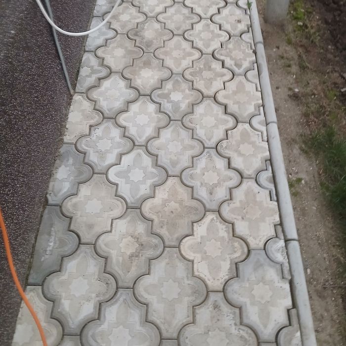 Pavaj curte cu model și borduri