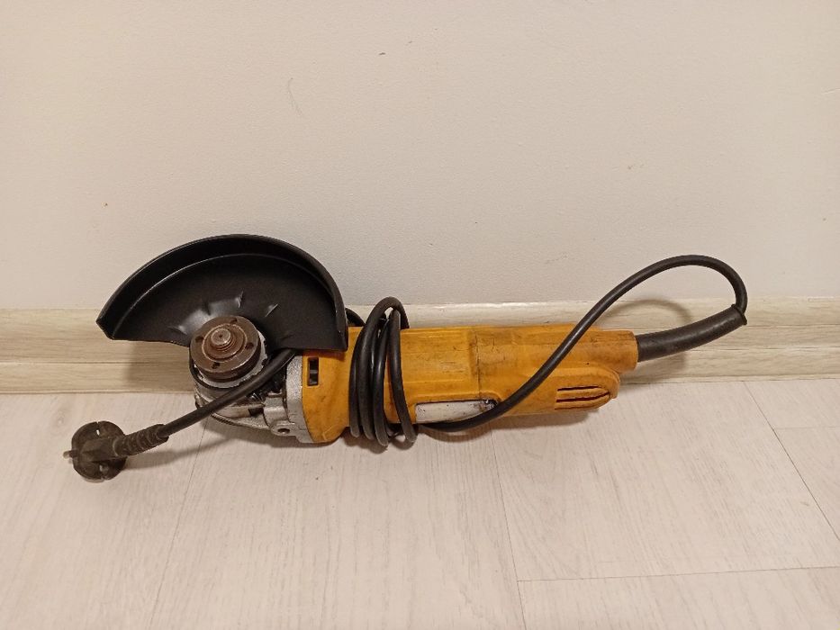 Polizor unghiular  Dewalt