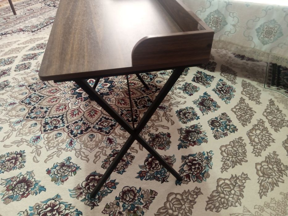 Продается стол письменный