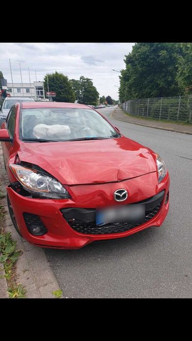 Продава се само на части Mazda 3 2011 год 1.6 дизел