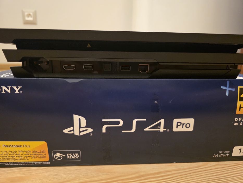 PlayStation 4 Pro 1TB + 7 игри + DualShock 4 + кутия | PS4 Pro