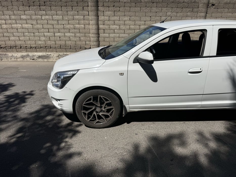 17 razmer 215-55 diska balon sotiladi