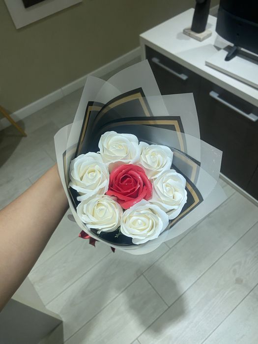 Buchet 7 trandafiri din sapun