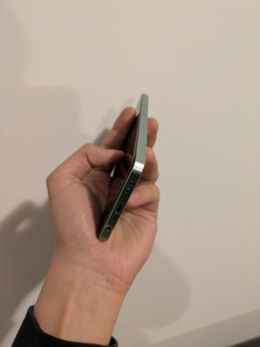 Realme 12x 5G - 6GB RAM / 128GB Подарък Слушалки КАТО НОВ!