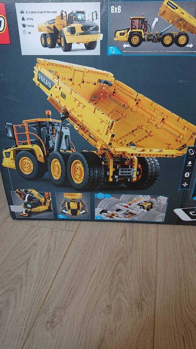 Lego VOLVO 4x4 hauler