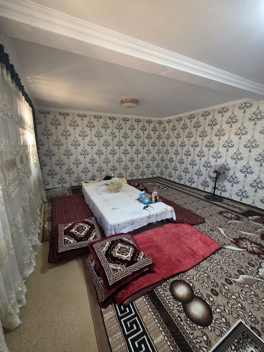 Кибрай тумани Бурота махалласида 12 сотихли ер участкаси сотилади.