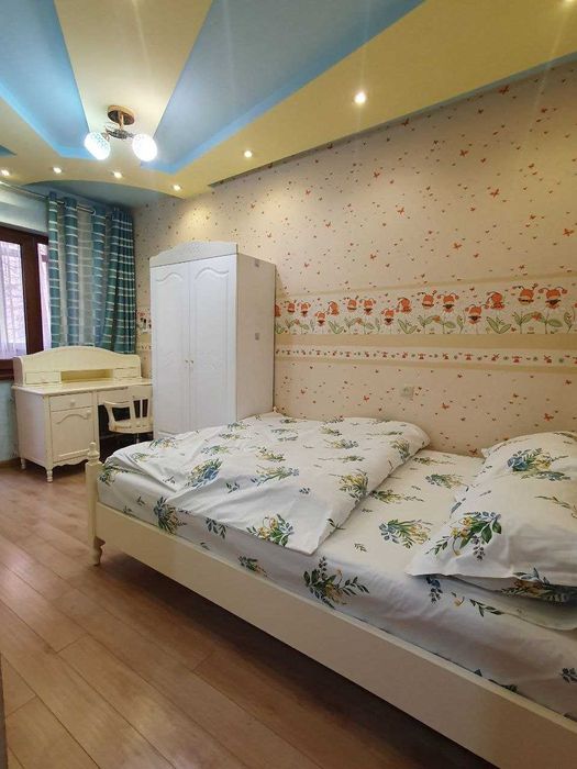 СДАЕТСЯ 3х комнатная квартира ЦЕНТР ПАРК БОБУРА с Детской Евроремонт