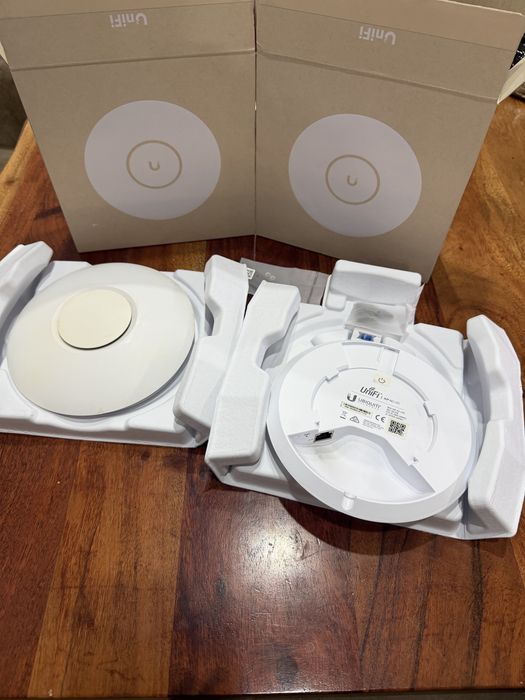 2x Ubiquiti UniFi AP AC Lite (UAP-AC-LITE) – Access Point WiFi