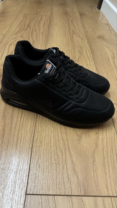 Отигинални маратонки на ellesse
