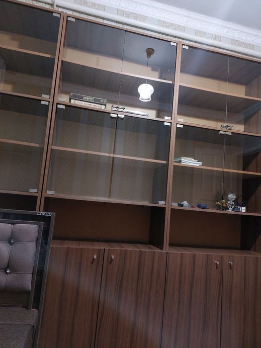 Книжный шкаф, длина 2.19, ширина 2.40