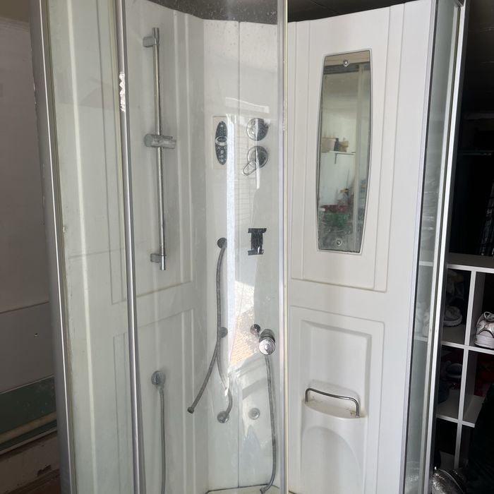 Продается душевая кабина