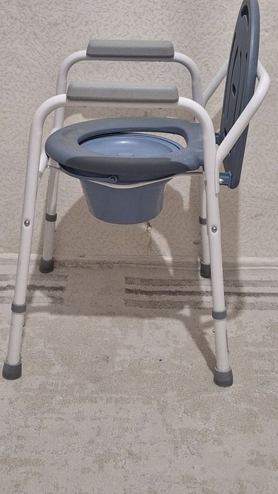 Санитарный  стул