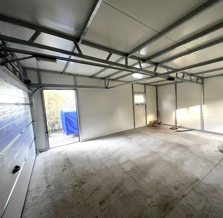 Vand garaje metalice 3 x 6.5m din panouri sandwich