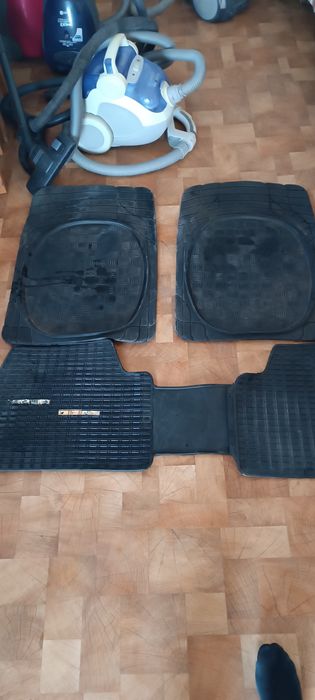 Продам полики для авто универсальные