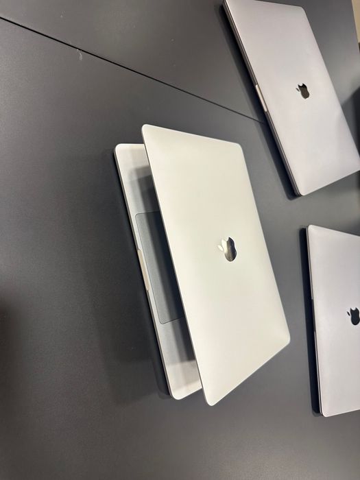 Apple MacBook Pro 13 (2020) i7 , 16GB , 1TB ssd