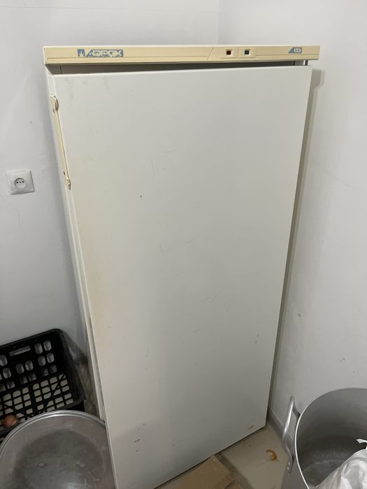 Холодильник сатылады.