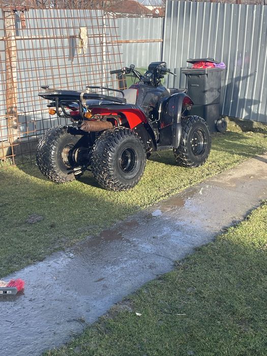 Vand un atv de 200
