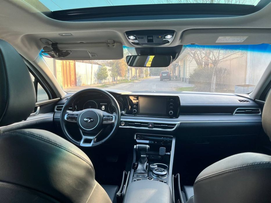 Автомобиль KIA K5