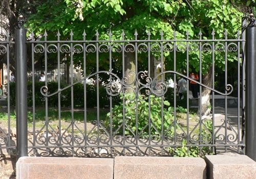 Заборы, решётки, ограждение металлические