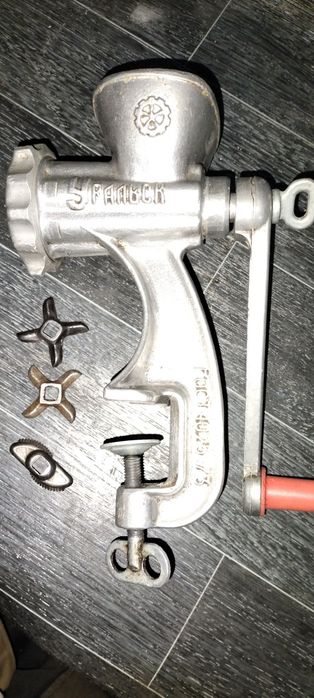 Мясорубка механическая