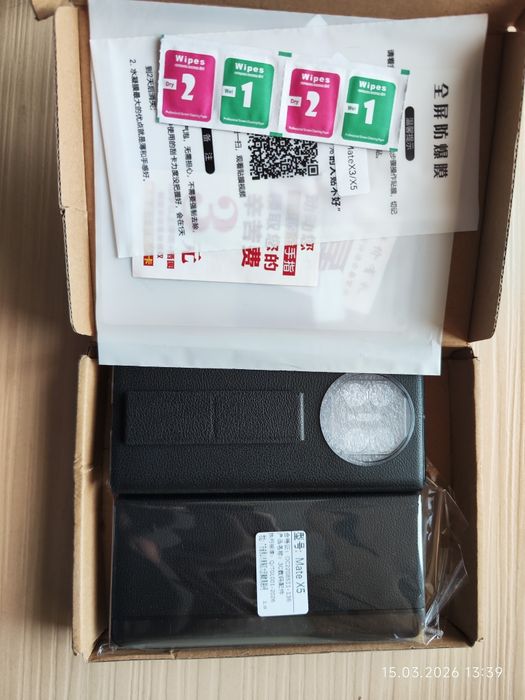 Чехол складной Huawei Mate X5