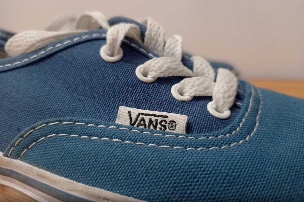 Оригинални кецове Vans - номер 33