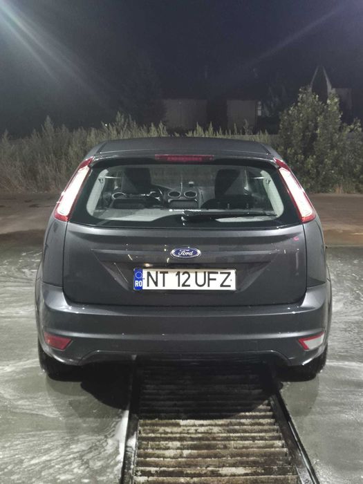 FORD Focus 2011 — imagine 5